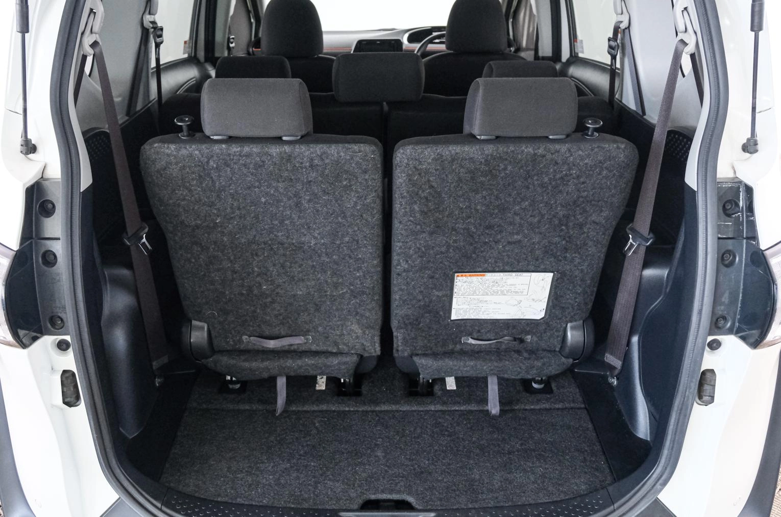 Toyota Sienta 22 из 22