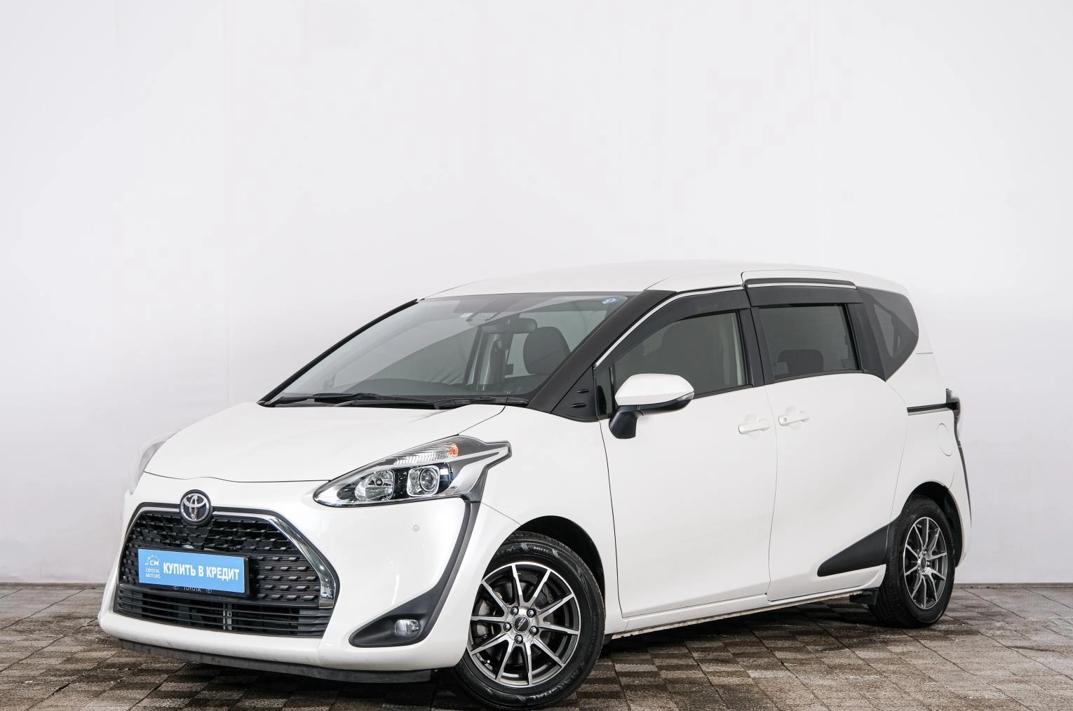 Toyota Sienta 3 из 22