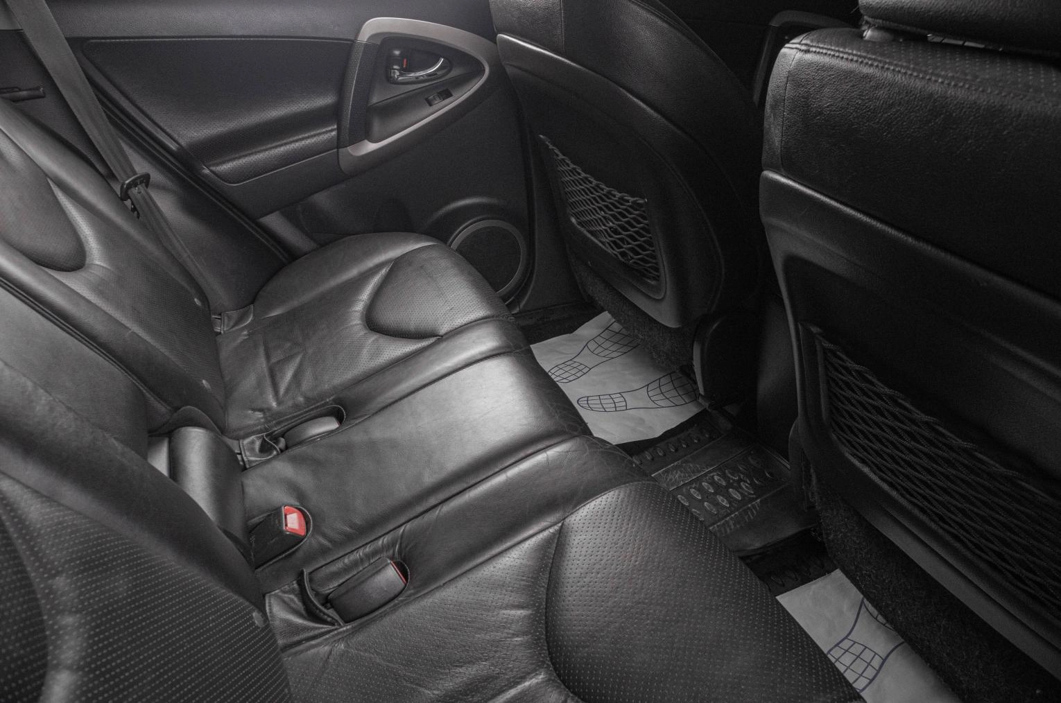 Toyota RAV4 9 из 18