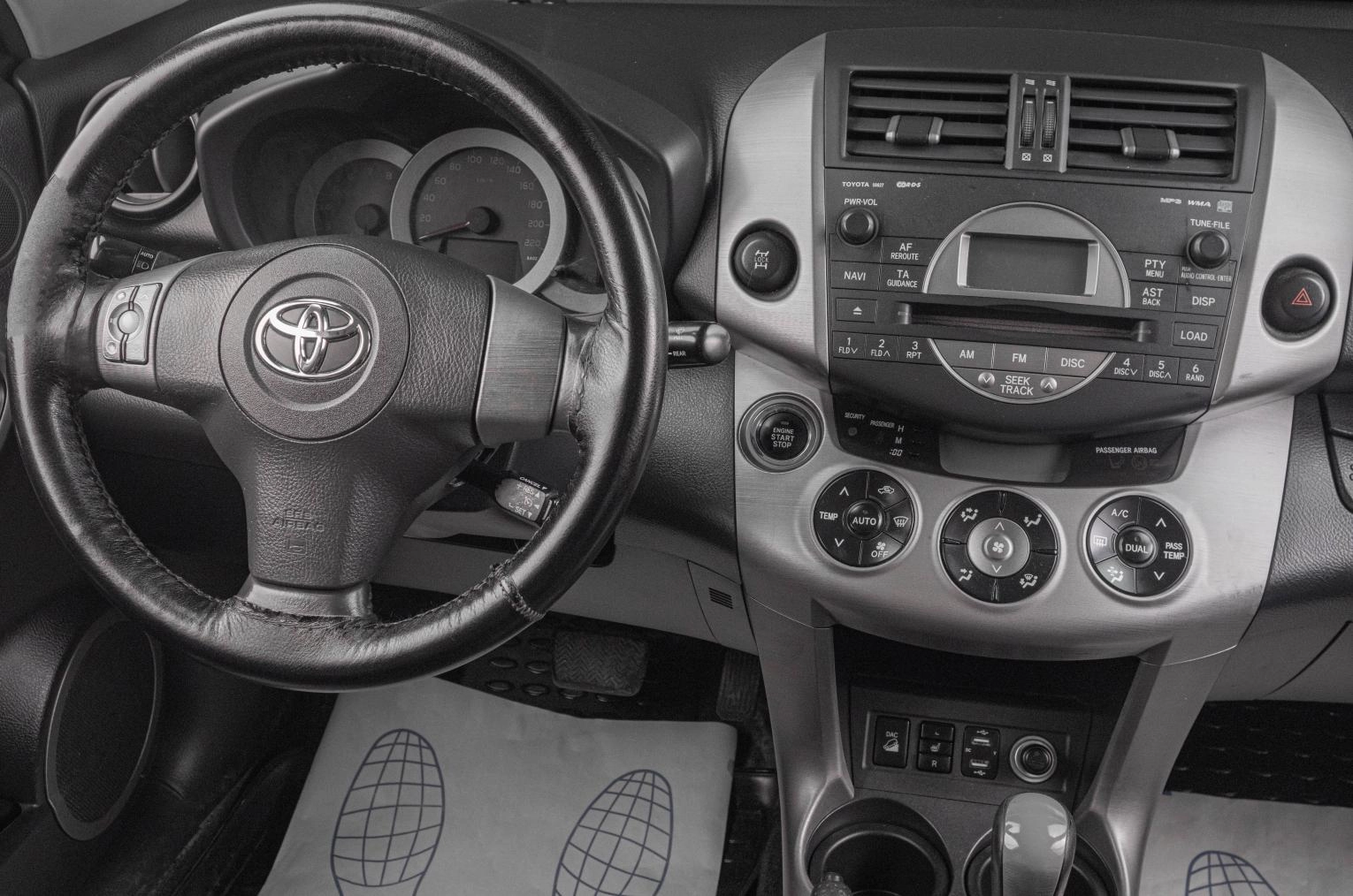 Toyota RAV4 11 из 18