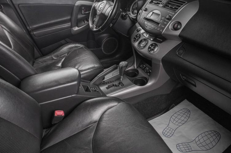 Toyota RAV4 10 из 18