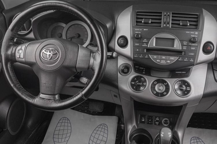 Toyota RAV4 11 из 18