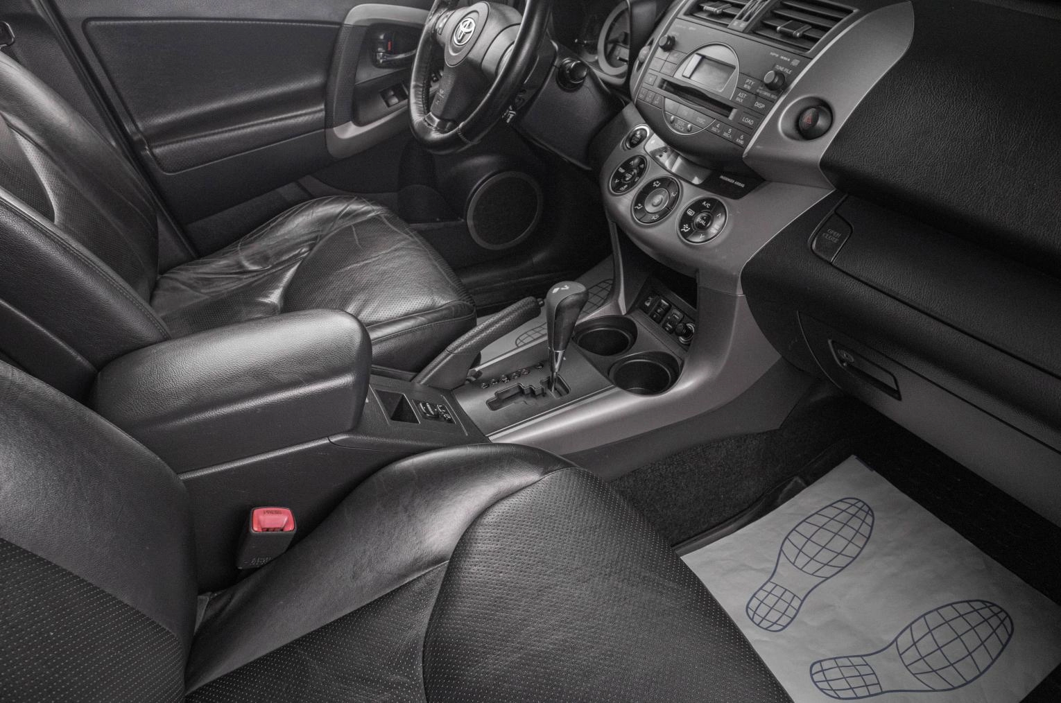 Toyota RAV4 10 из 18