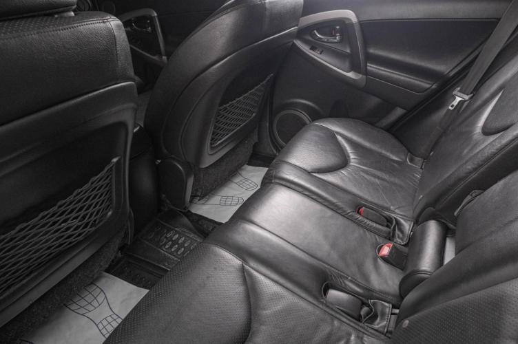 Toyota RAV4 8 из 18