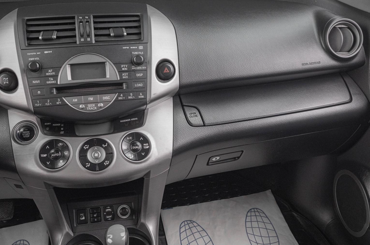 Toyota RAV4 13 из 18