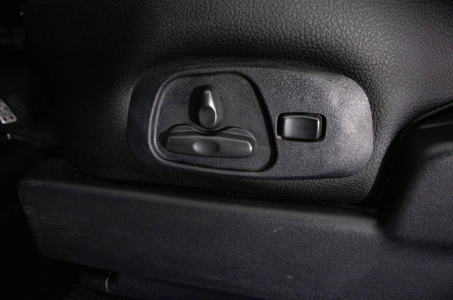 Mitsubishi Pajero 8 из 23