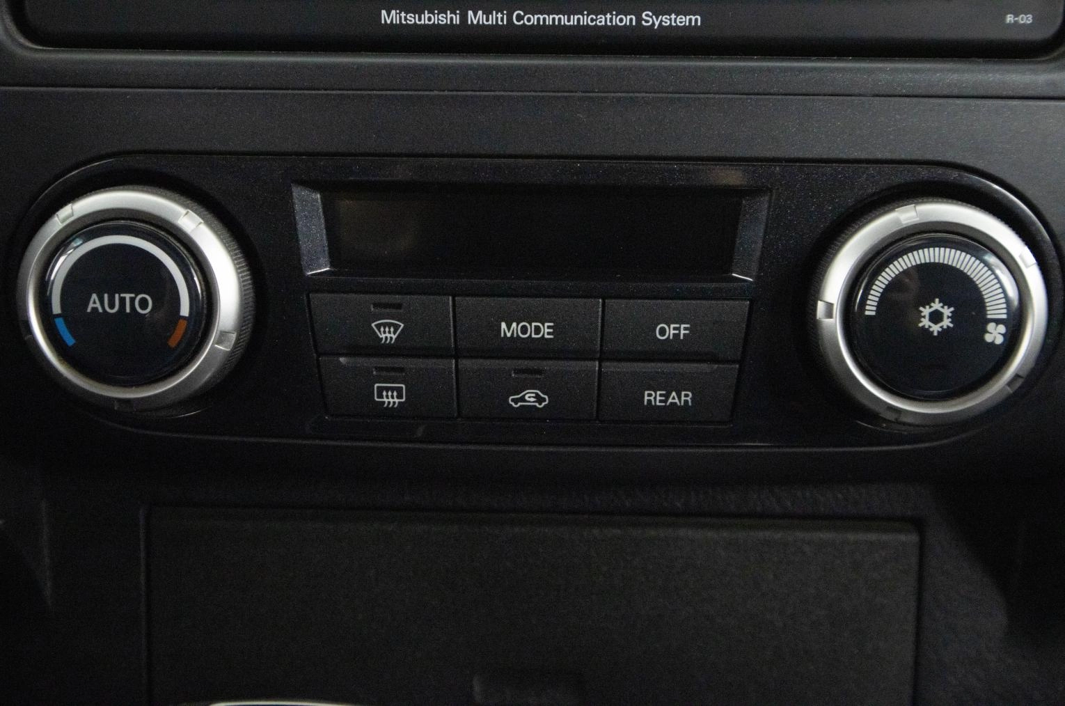 Mitsubishi Pajero 19 из 23