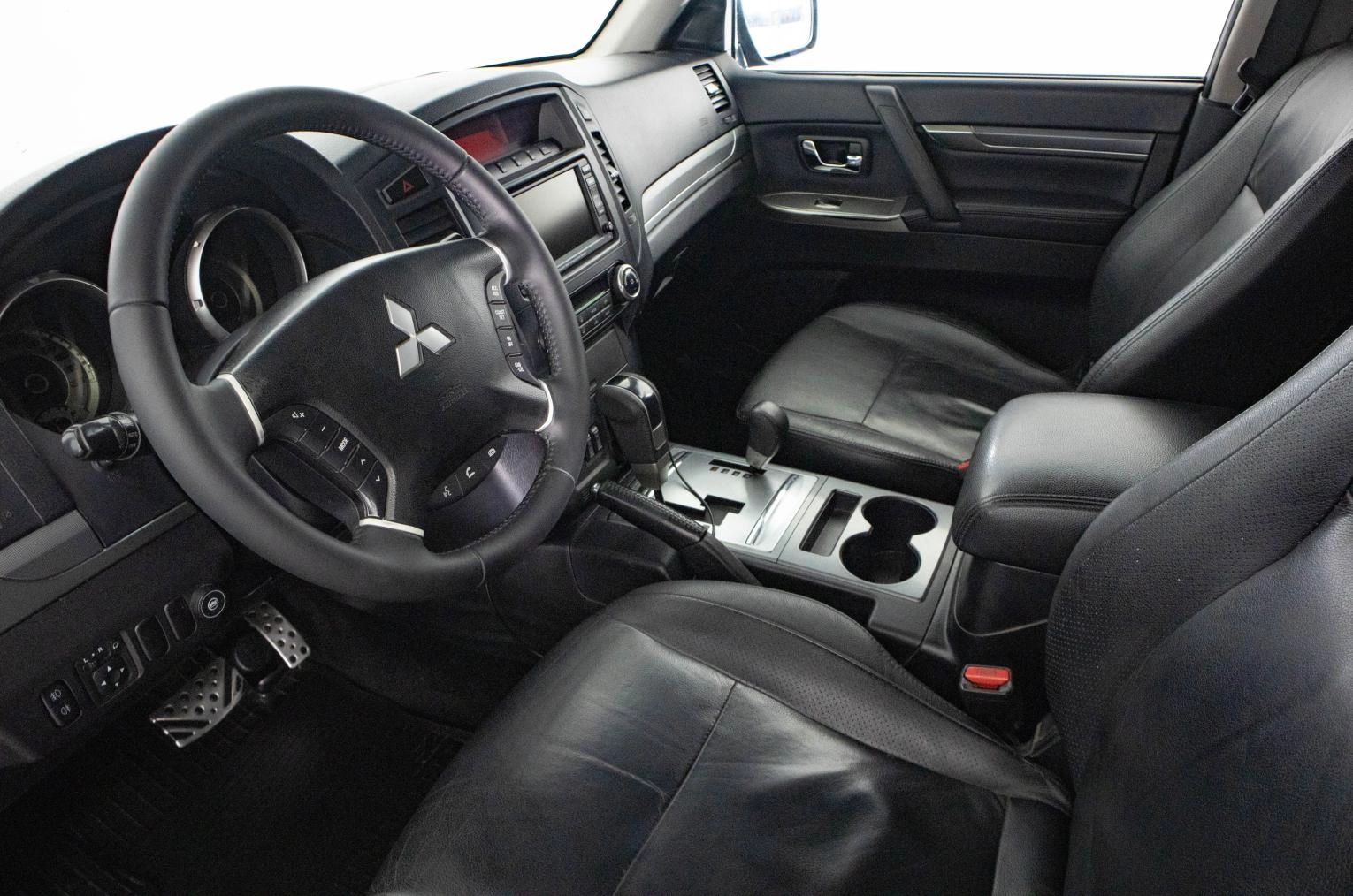 Mitsubishi Pajero 7 из 23