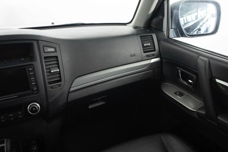 Mitsubishi Pajero 14 из 23