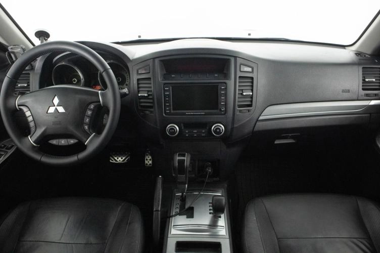 Mitsubishi Pajero 13 из 23