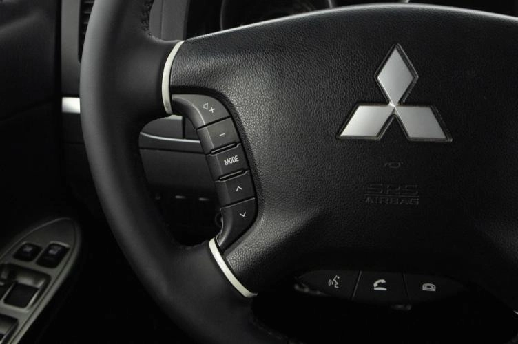 Mitsubishi Pajero 16 из 23