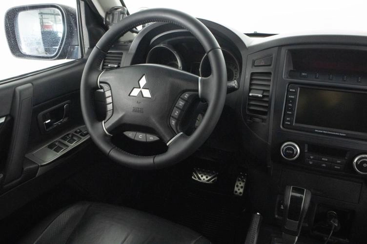 Mitsubishi Pajero 12 из 23