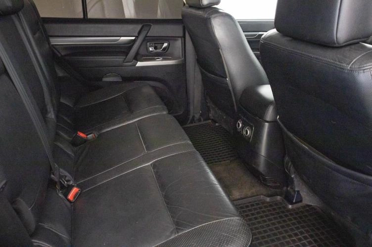 Mitsubishi Pajero 10 из 23