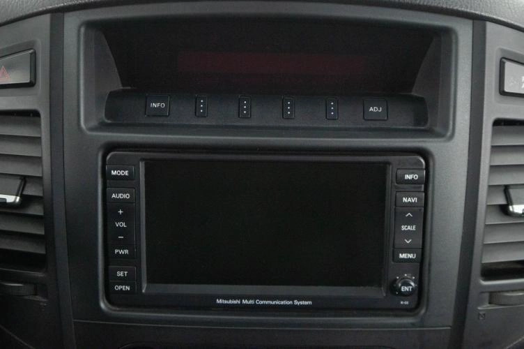 Mitsubishi Pajero 18 из 23