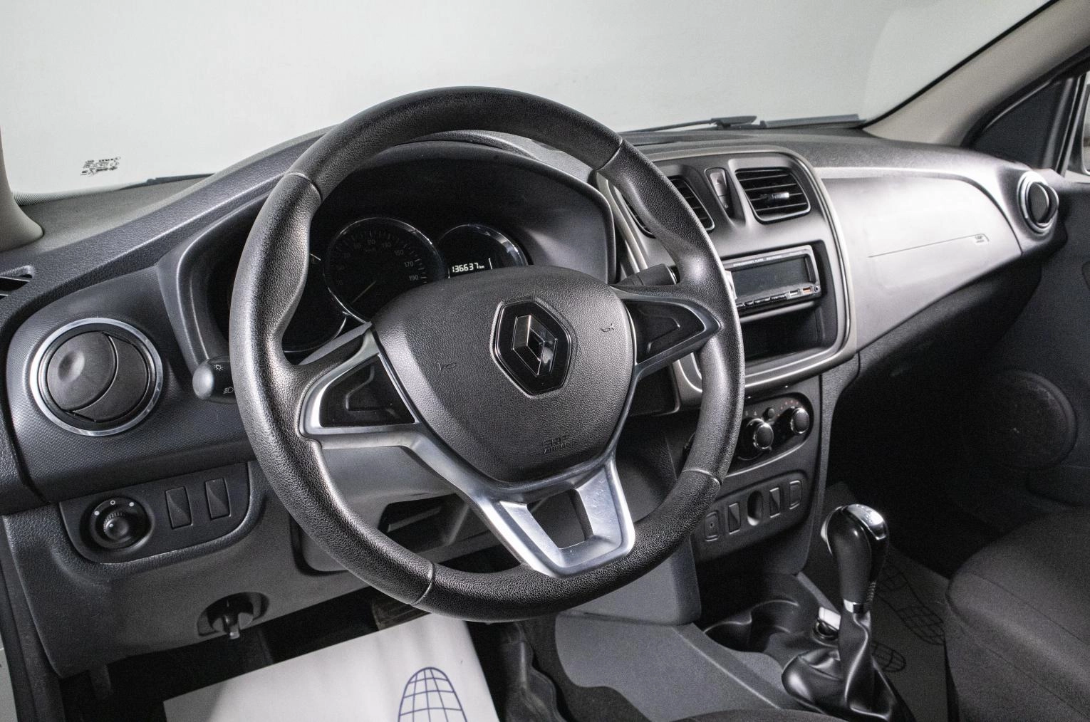 Renault Logan 11 из 17