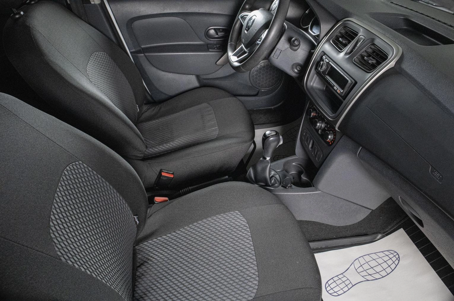 Renault Logan 9 из 17