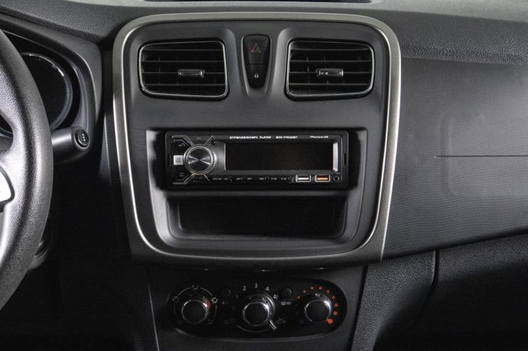 Renault Logan 13 из 17