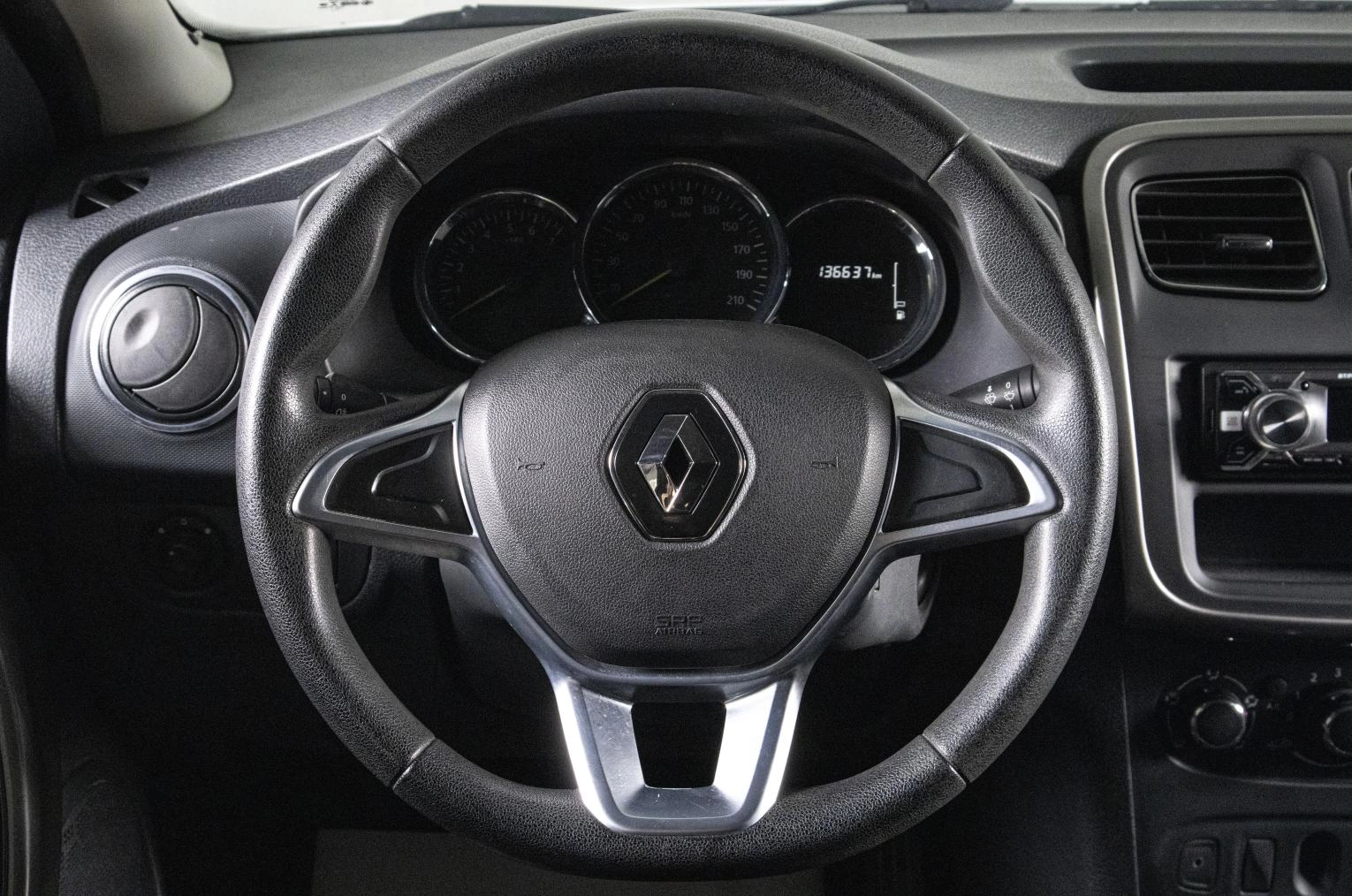 Renault Logan 10 из 17