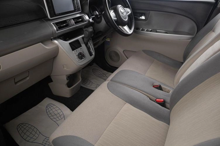 Daihatsu Cast 17 из 19