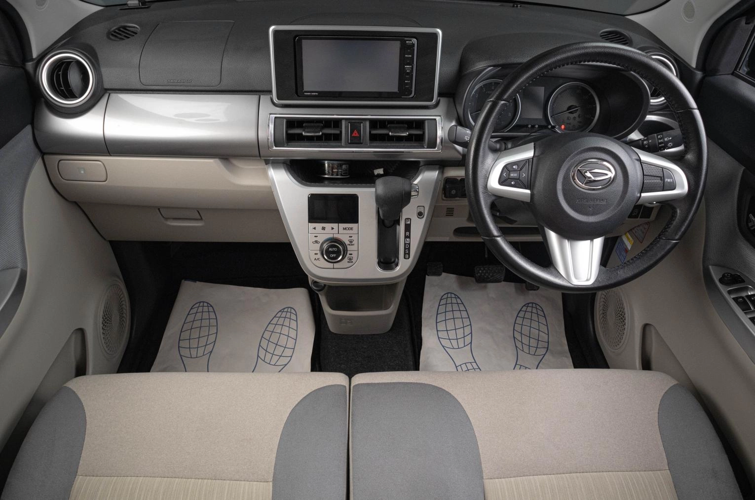 Daihatsu Cast 7 из 19