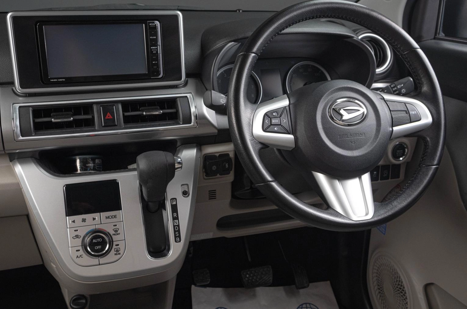 Daihatsu Cast 16 из 19