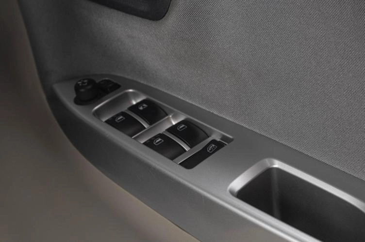 Daihatsu Cast 9 из 19