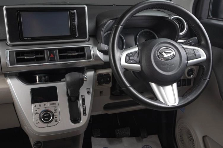 Daihatsu Cast 16 из 19