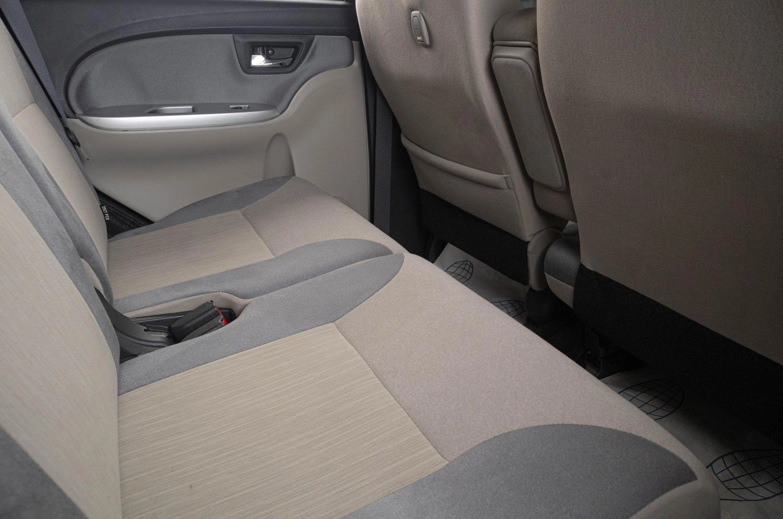 Daihatsu Cast 18 из 19