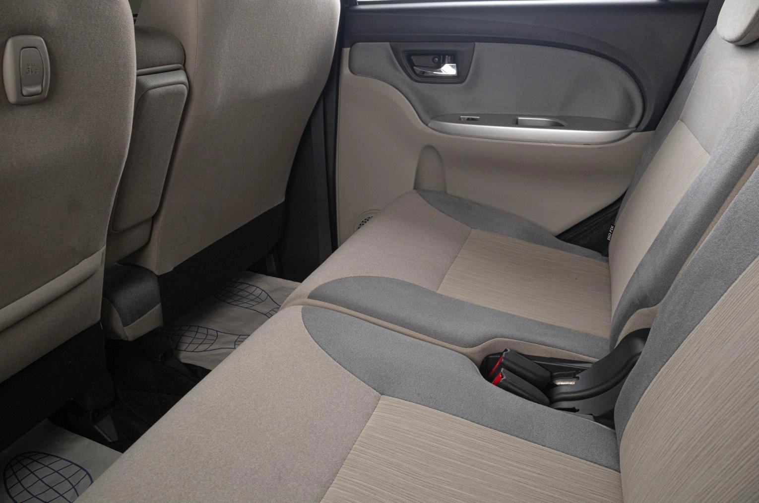 Daihatsu Cast 19 из 19