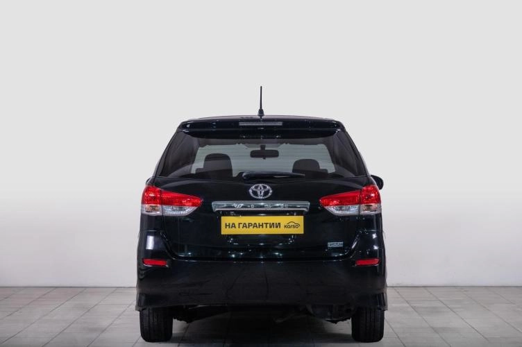 Toyota Wish 4 из 5