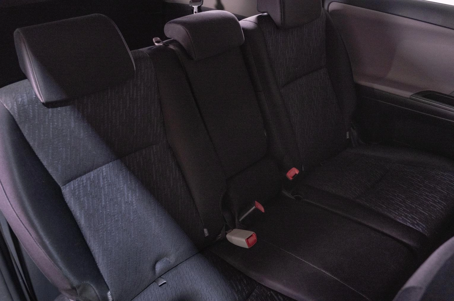 Toyota Wish 18 из 19