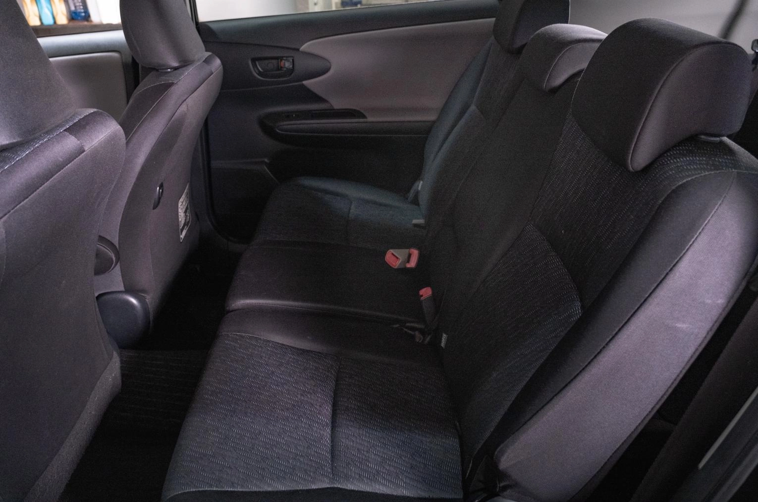 Toyota Wish 17 из 19