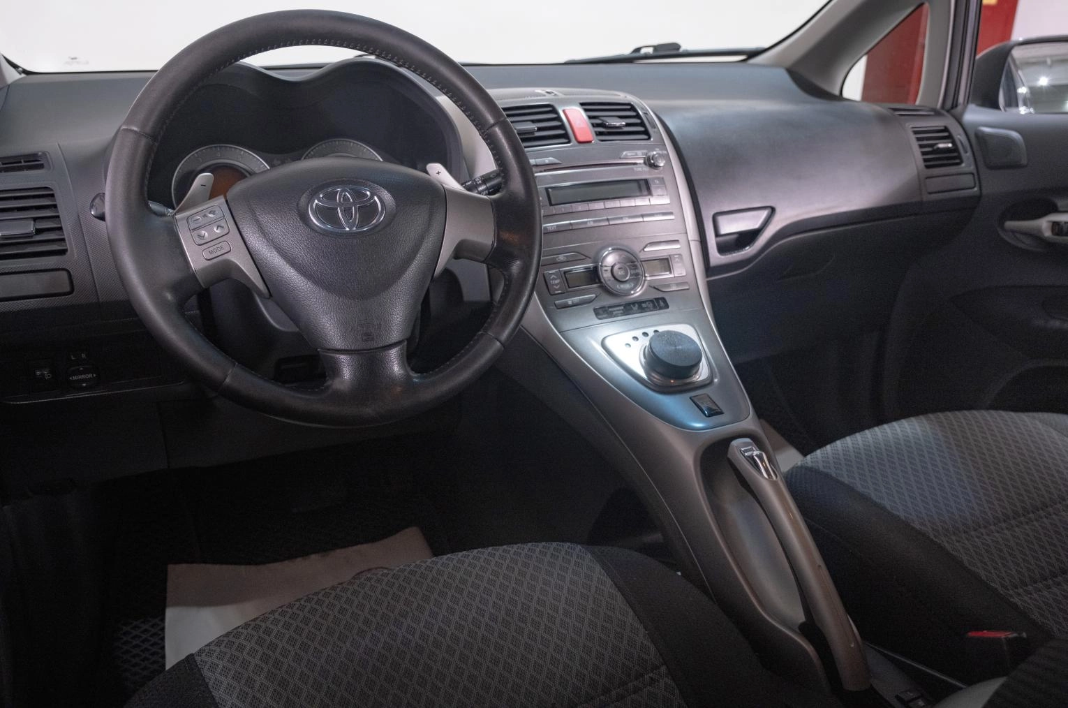 Toyota Auris 8 из 21