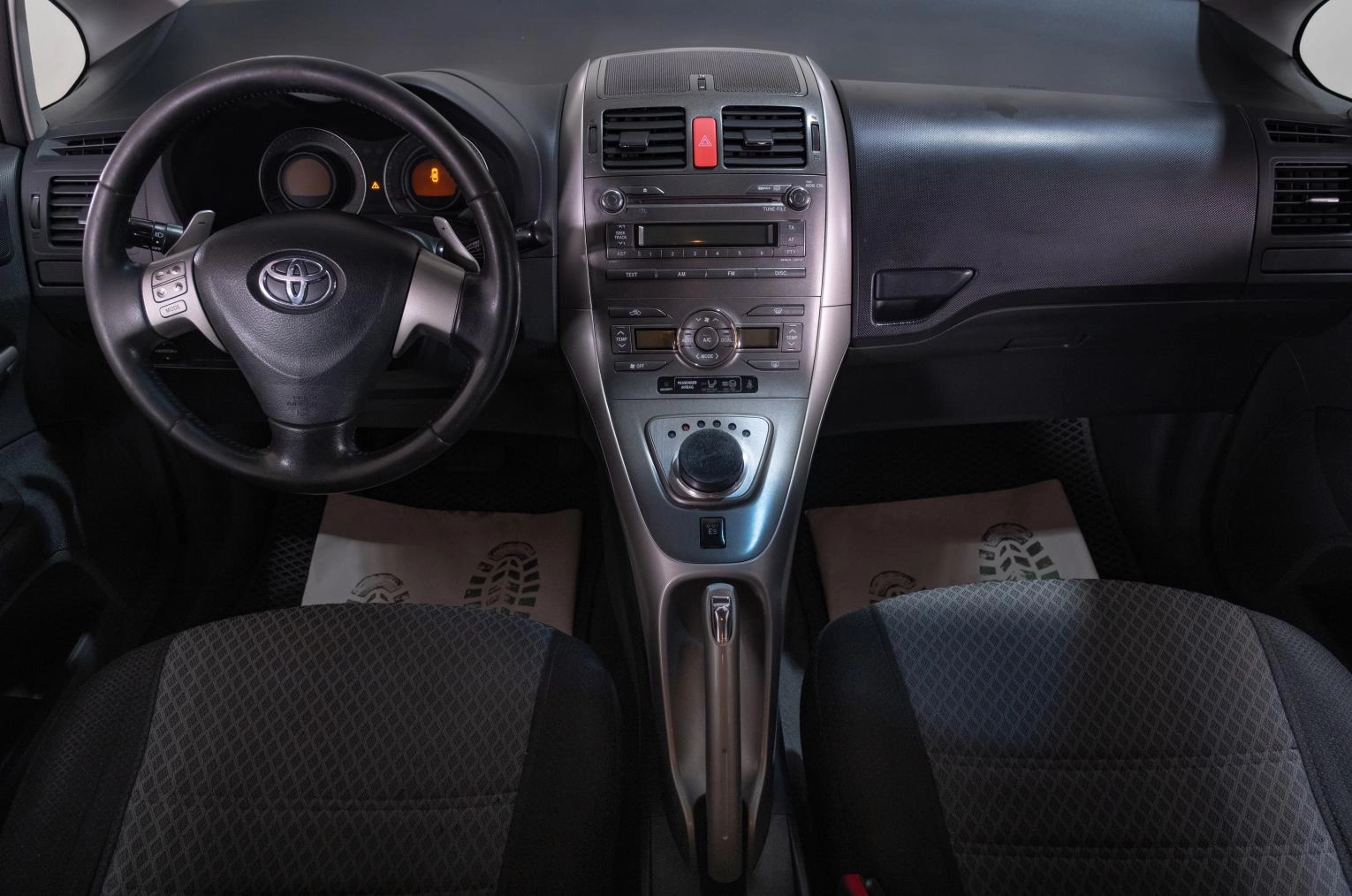 Toyota Auris 9 из 21