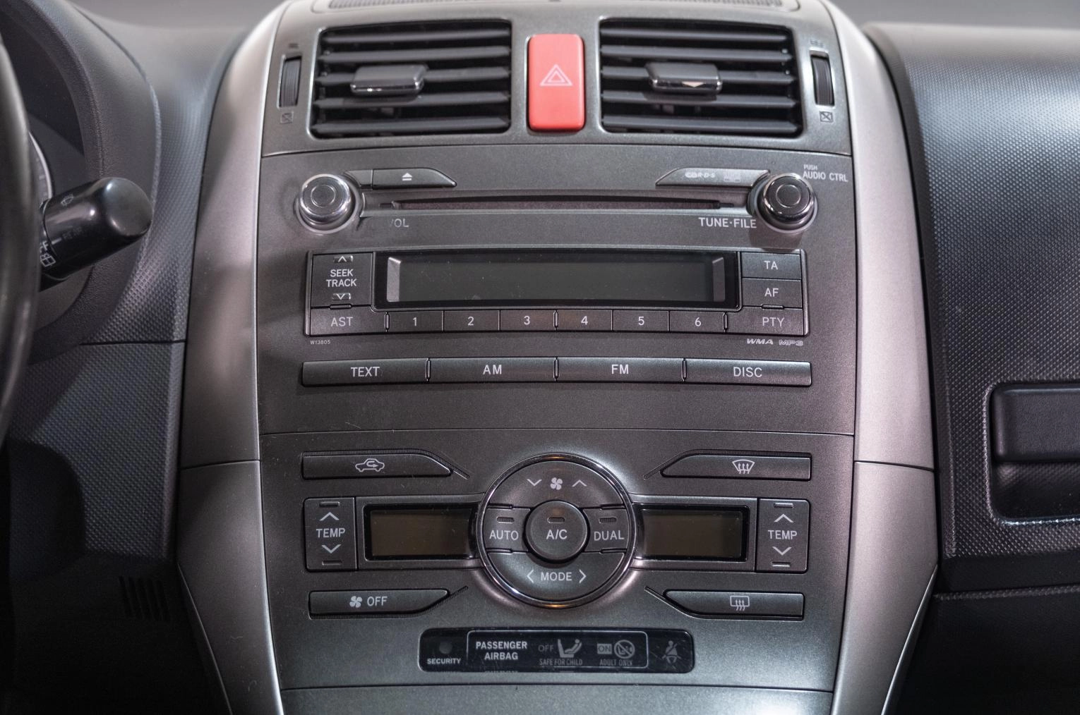 Toyota Auris 13 из 21