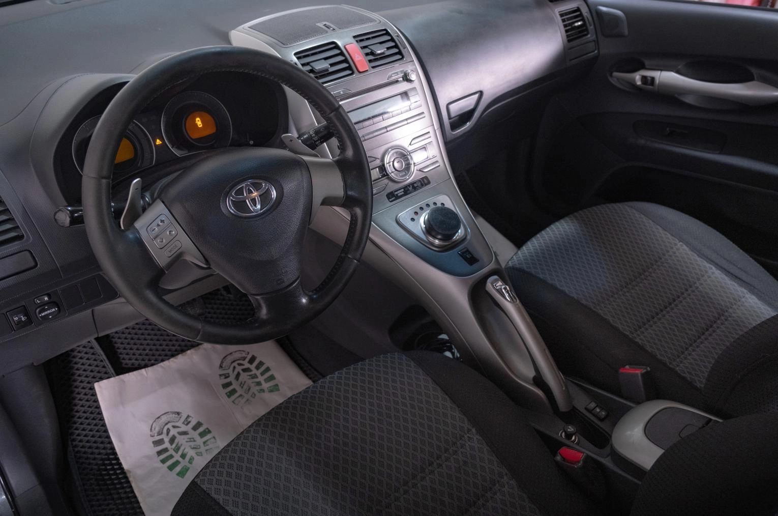 Toyota Auris 7 из 21