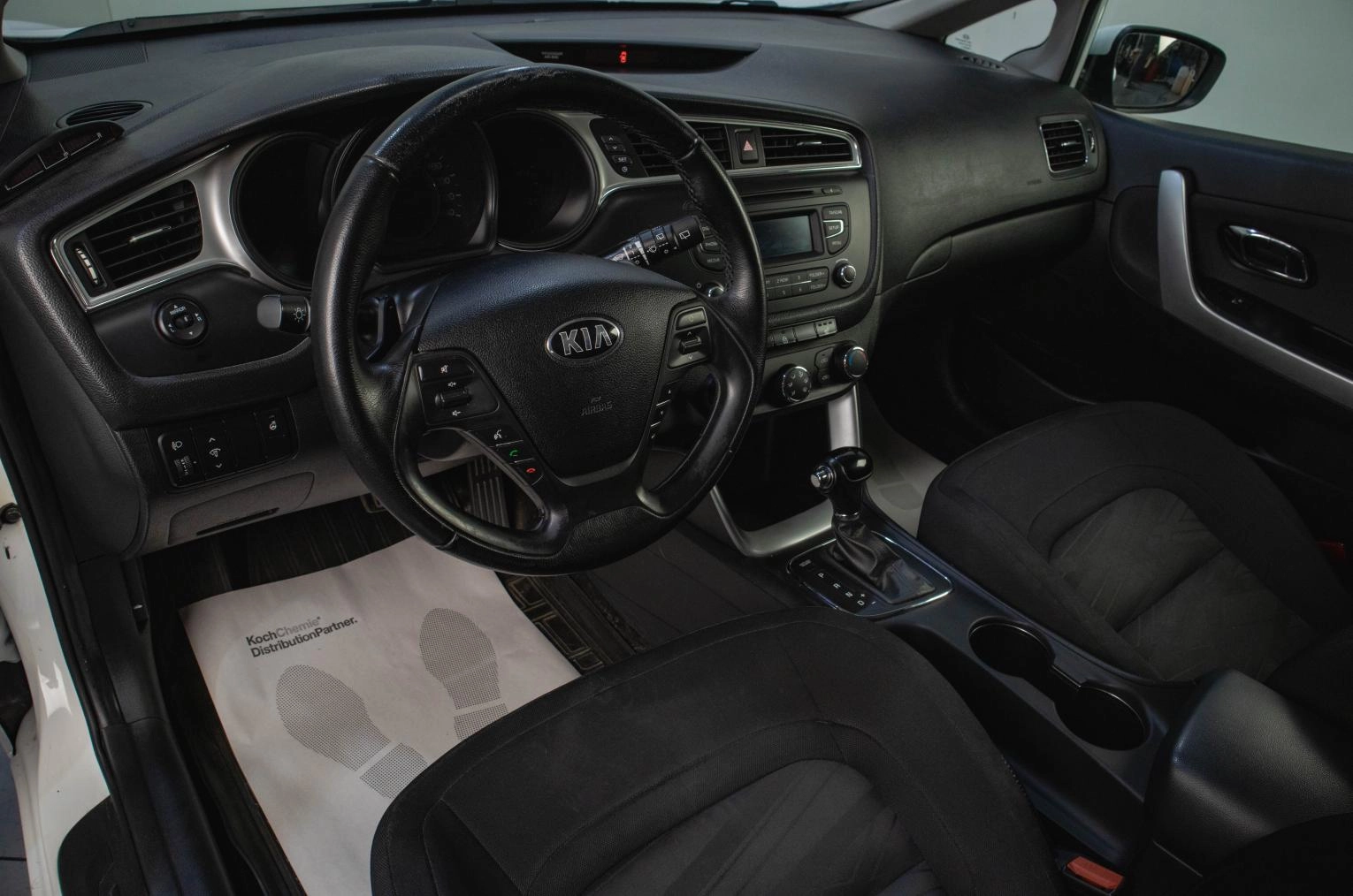 KIA cee'd 7 из 19