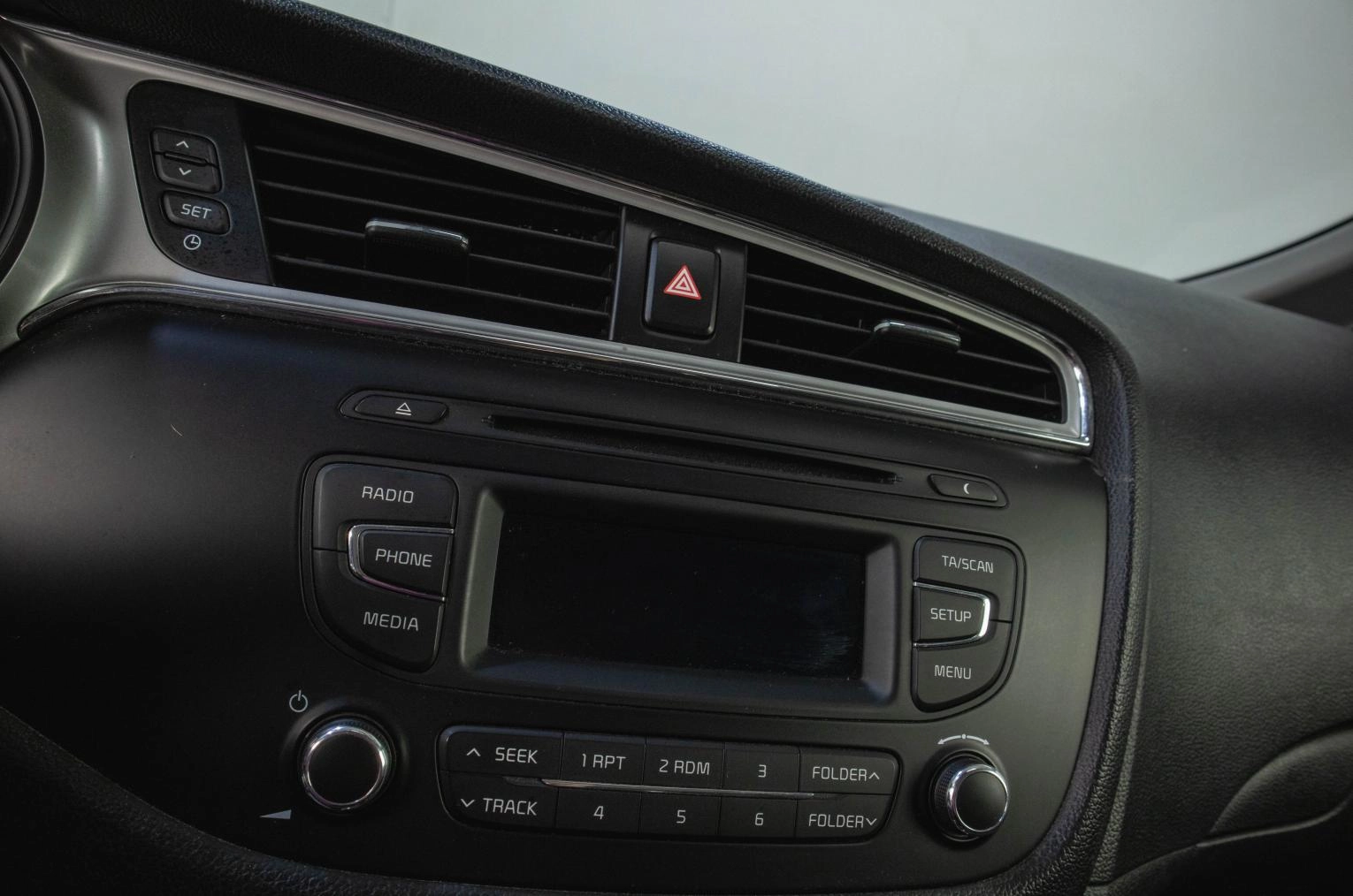 KIA cee'd 14 из 19