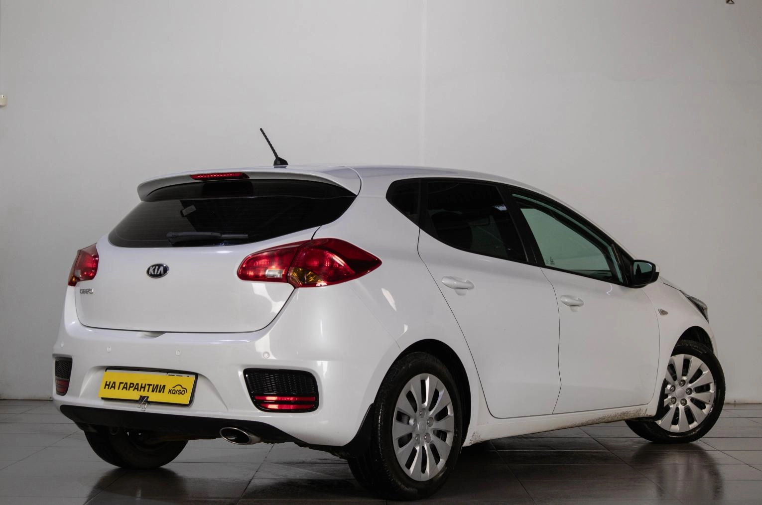KIA cee'd 6 из 19