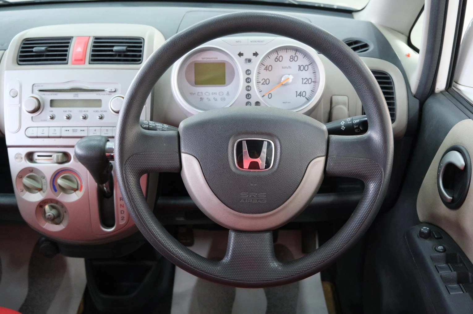 Honda Life 10 из 19