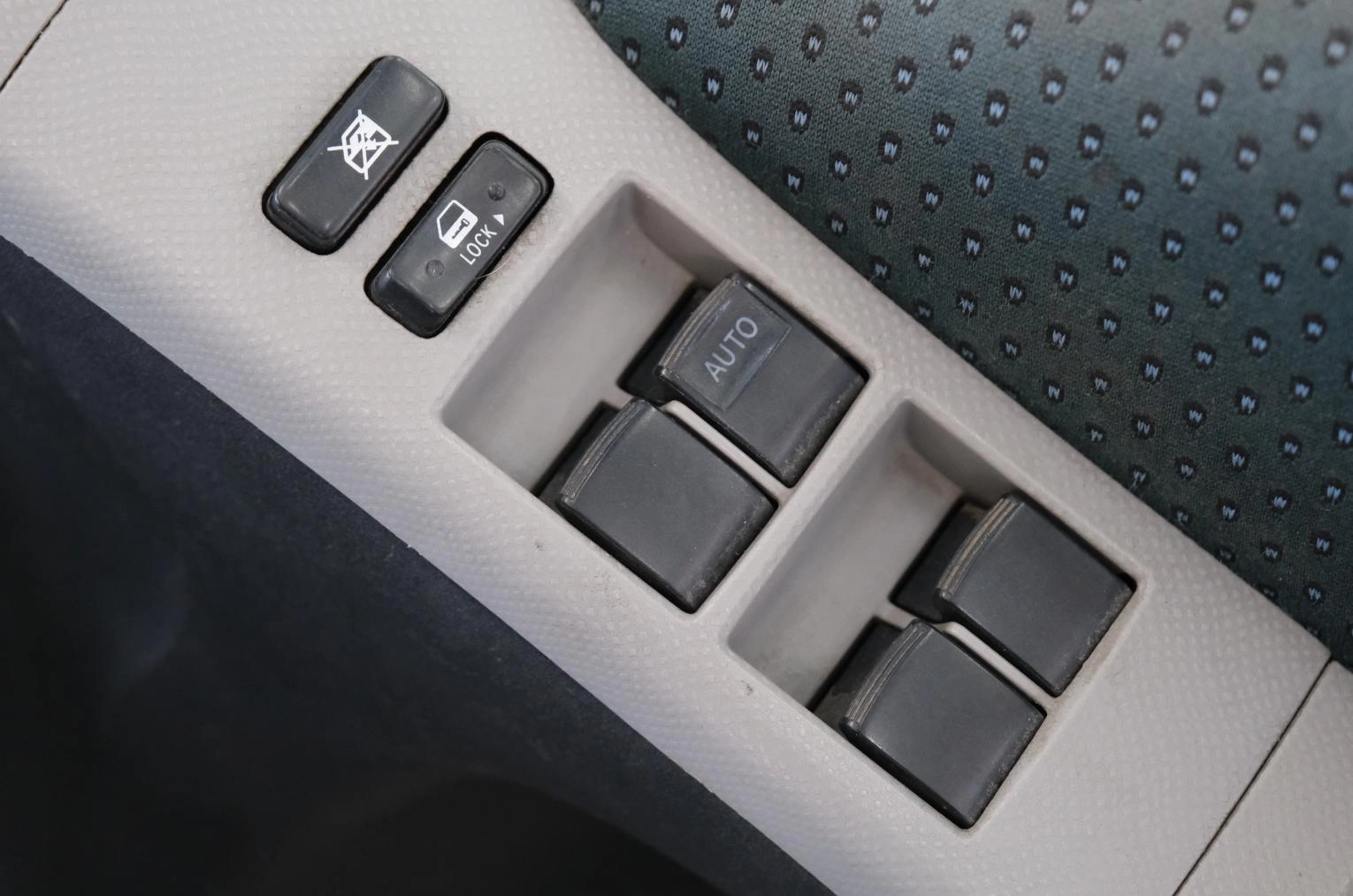 Toyota Vitz 8 из 21