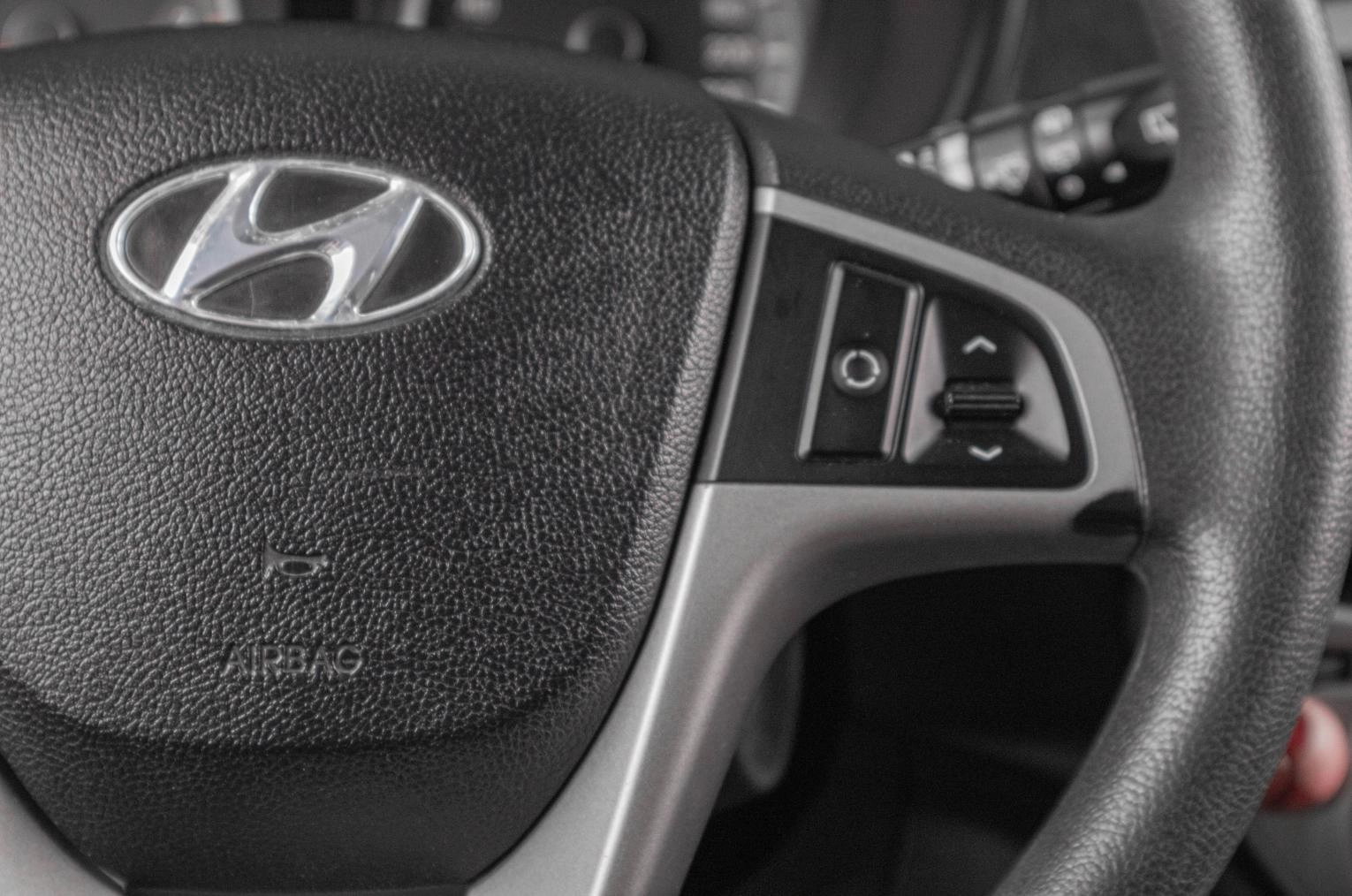 Hyundai i20 12 из 19