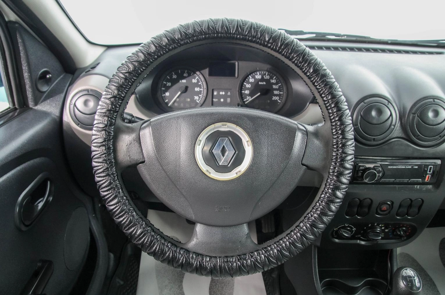 Renault Logan 11 из 21