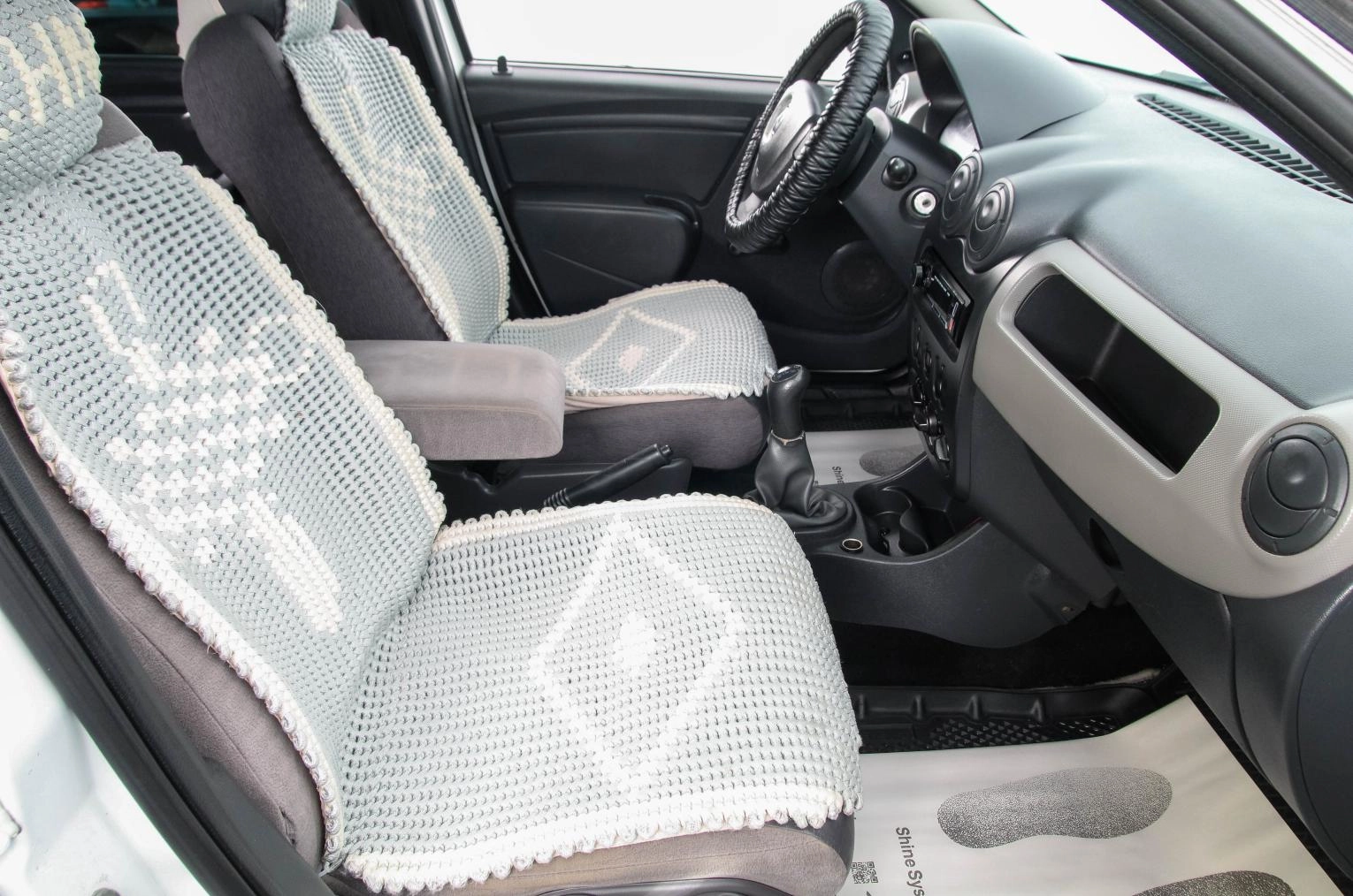 Renault Logan 18 из 21