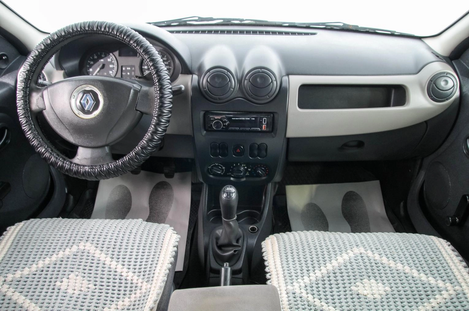 Renault Logan 9 из 21