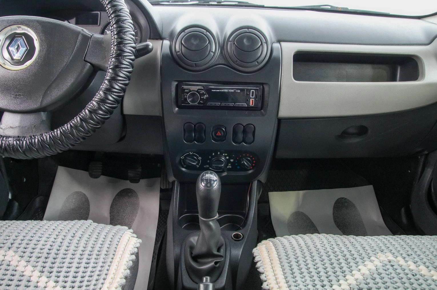 Renault Logan 13 из 21