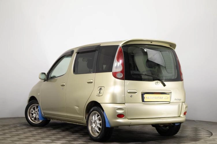 Toyota Funcargo 6 из 6