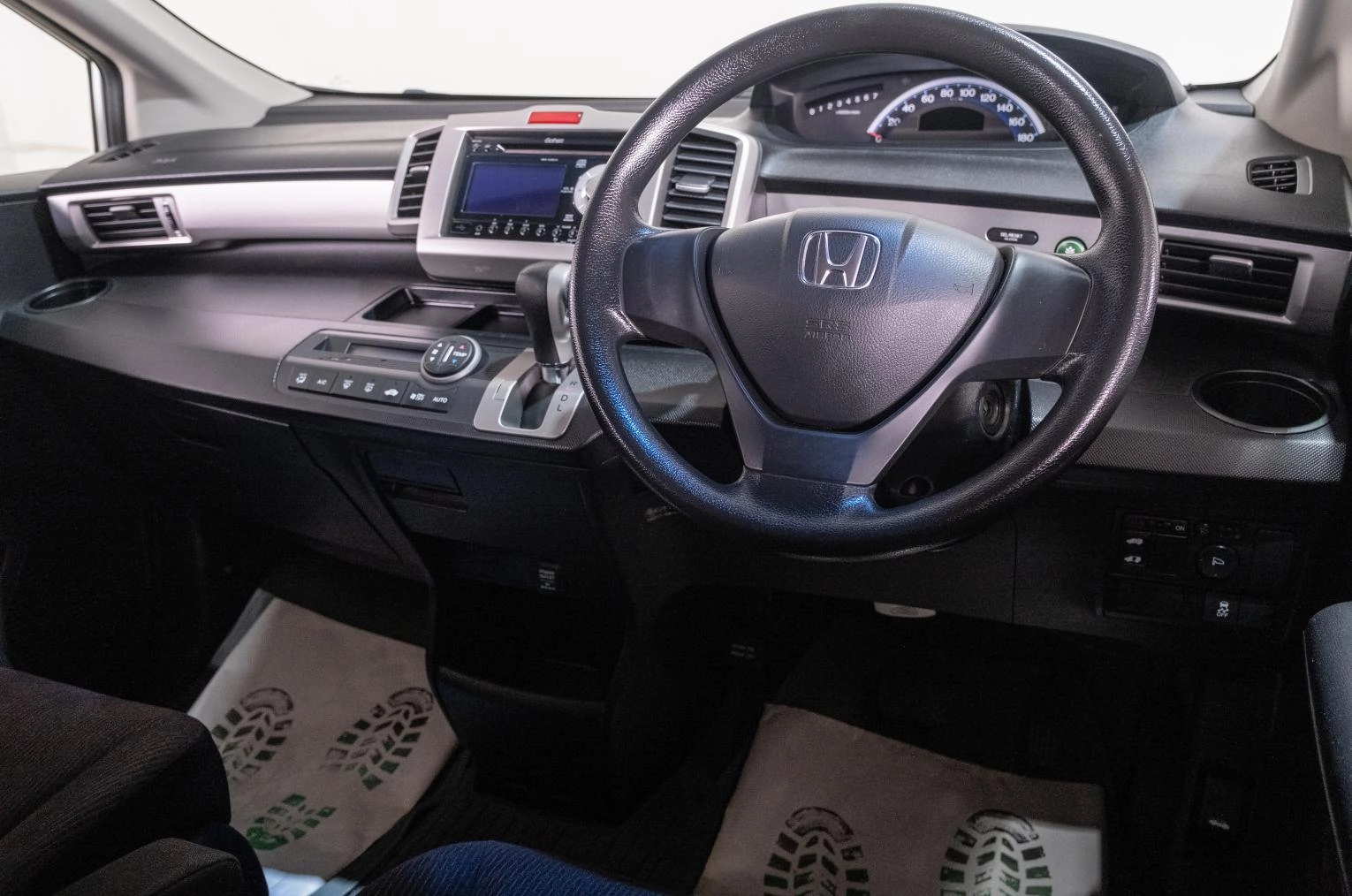 Honda Freed 8 из 23