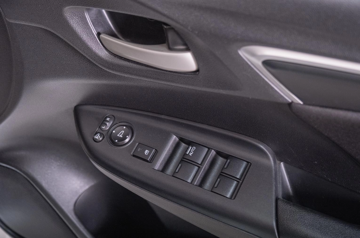 Honda Fit 18 из 22