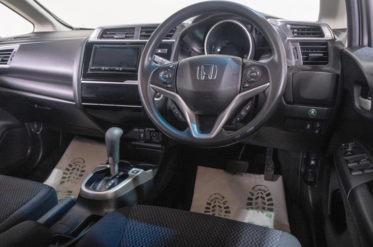 Honda Fit 8 из 22